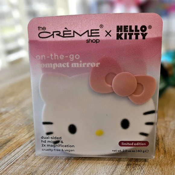 Hello Kitty 🩷 Compact Mirror - LTD Edition- Sanrio -NIB - Picture 1 of 4